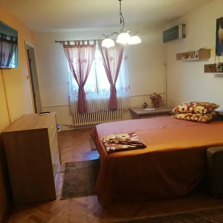 Sunwaves Reyna Beach Homestay